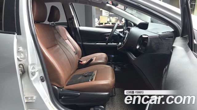 Toyota Prius C 1.5 2018 — фото 11