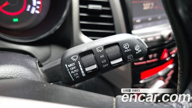 KG Mobility (SsangYong) Tivoli LX 2WD DLX 2016 — фото 28