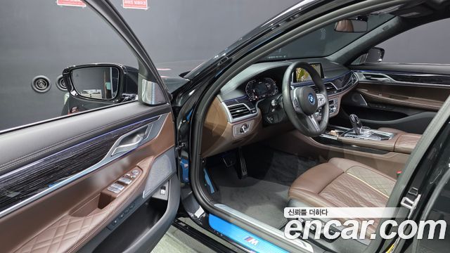 BMW 7 Series (G11) 745e iPerformance M Sport 2022 — фото 10