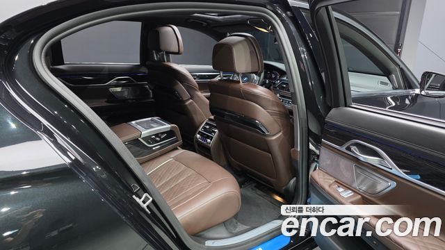 BMW 7 Series (G11) 745e iPerformance M Sport 2022 — фото 12