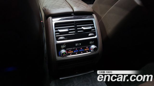 BMW 7 Series (G11) 745e iPerformance M Sport 2022 — фото 19