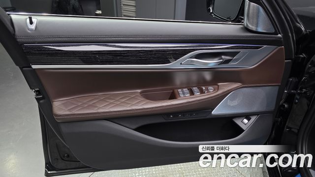 BMW 7 Series (G11) 745e iPerformance M Sport 2022 — фото 24