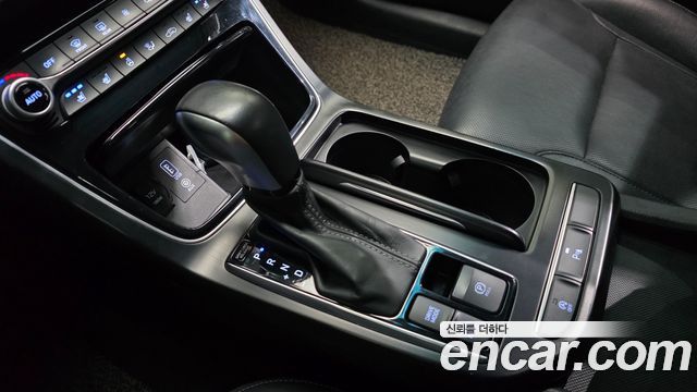Hyundai Grandeur (IG) 2.2 Diesel Premium Special 2018 — фото 9