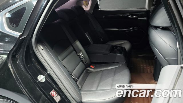 Kia K7 3.0 LPI Prestige (Rental Car) 2016 — фото 11