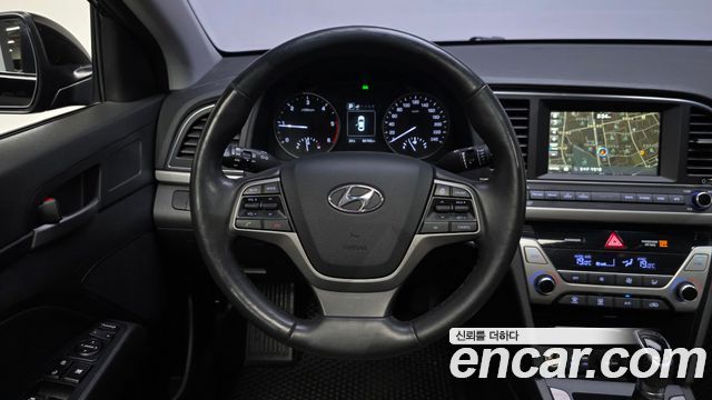 Hyundai Avante (AD) 1.6 e-VGT SMART Special 2016 — фото 13