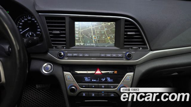 Hyundai Avante (AD) 1.6 e-VGT SMART Special 2016 — фото 14