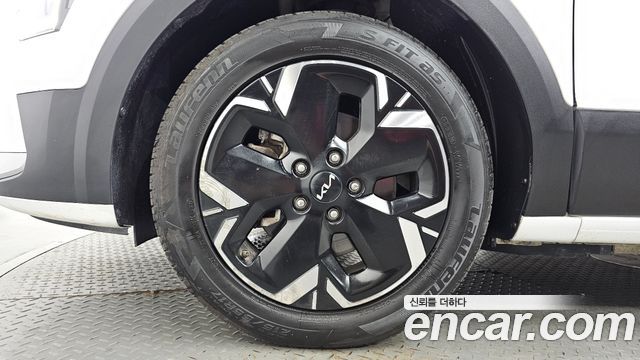 Kia Niro EV Air 2023 — фото 5