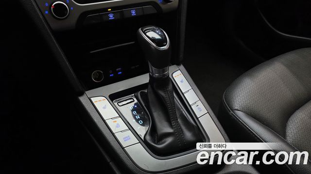 Hyundai Avante (AD) 1.6 e-VGT SMART 2016 — фото 9