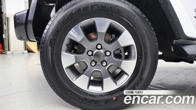 Jeep Wrangler (JL) 2.0 Overland Power Top 4Door 2023 — фото 5