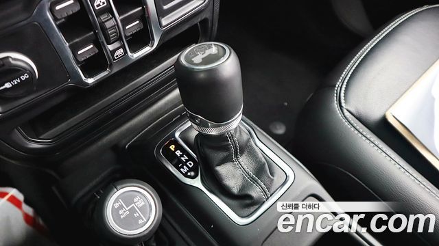 Jeep Wrangler (JL) 2.0 Overland Power Top 4Door 2023 — фото 17