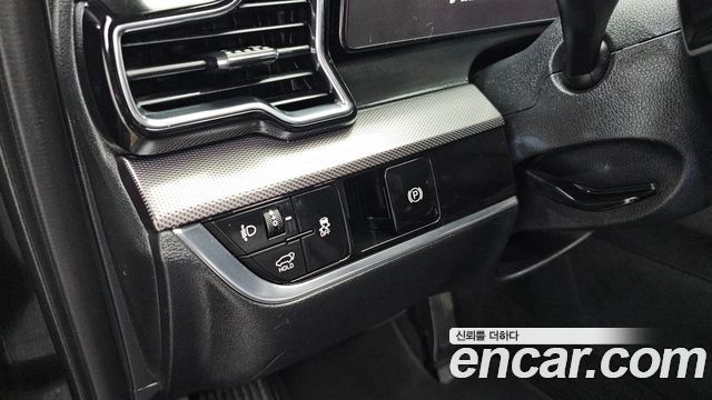 Kia Sportage (V) Gasoline 1.6 Turbo 2WD Nobleless 2023 — фото 17