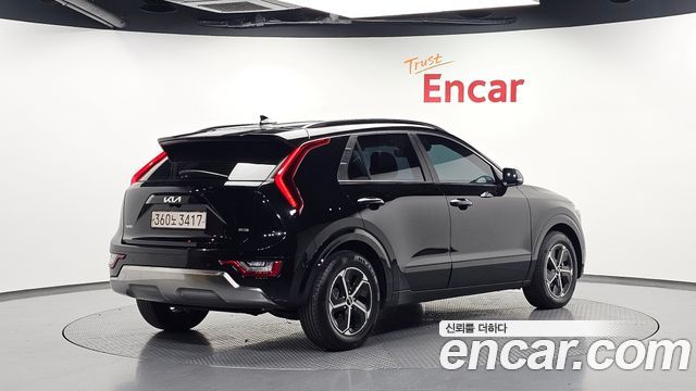 Kia Niro Signature 2022 — фото 2