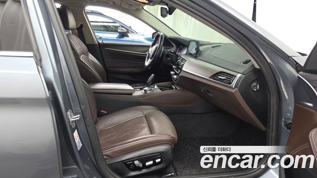 BMW 5 Series (G30) 520d xDrive Luxury Plus 2018 — фото 11