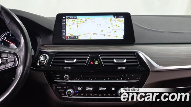 BMW 5 Series (G30) 520d xDrive Luxury Plus 2018 — фото 14