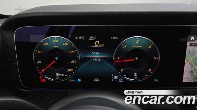 Mercedes-Benz E-Class (W213) E220d 4MATIC AMG Line 2022 — фото 8