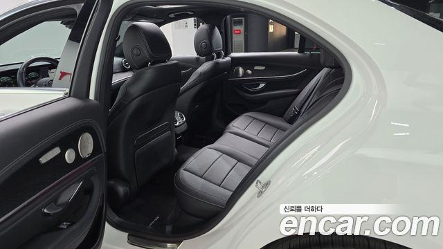 Mercedes-Benz E-Class (W213) E220d 4MATIC AMG Line 2022 — фото 11