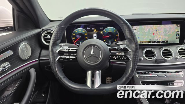 Mercedes-Benz E-Class (W213) E220d 4MATIC AMG Line 2022 — фото 13