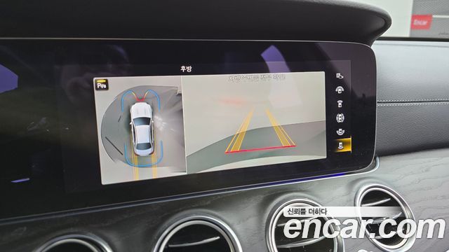 Mercedes-Benz E-Class (W213) E220d 4MATIC AMG Line 2022 — фото 14