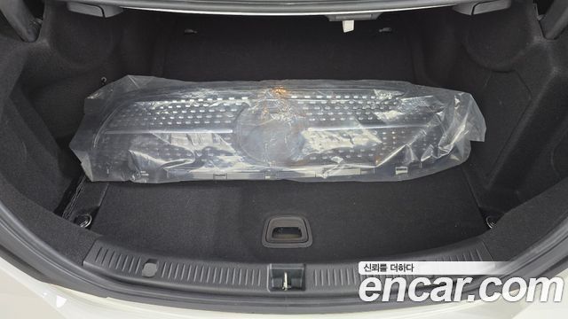Mercedes-Benz E-Class (W213) E220d 4MATIC AMG Line 2022 — фото 16