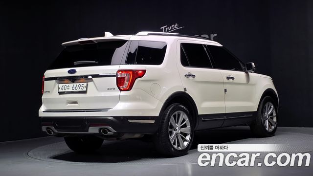Ford Explorer 3.5 Limited 4WD 5th 2018 — фото 2
