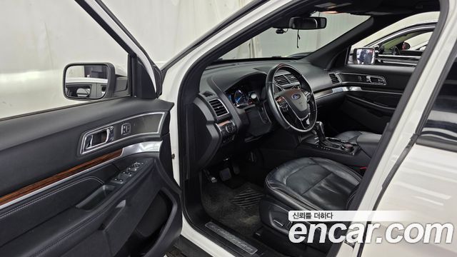 Ford Explorer 3.5 Limited 4WD 5th 2018 — фото 10