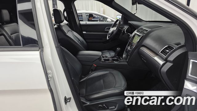 Ford Explorer 3.5 Limited 4WD 5th 2018 — фото 11