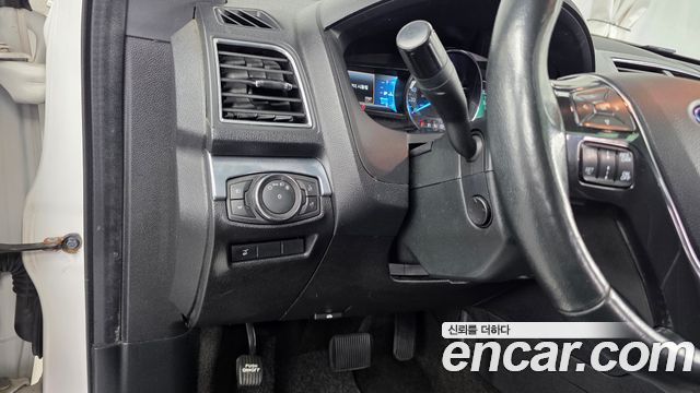 Ford Explorer 3.5 Limited 4WD 5th 2018 — фото 16