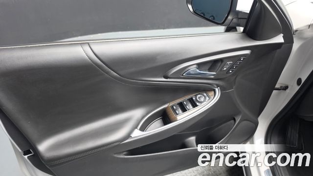Chevrolet Malibu 2.0 Turbo LTZ Premium 2017 — фото 24