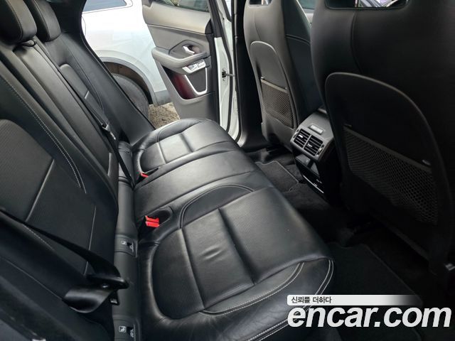 Jaguar E-PACE R250 R-Dynamic SE 2018 — фото 19