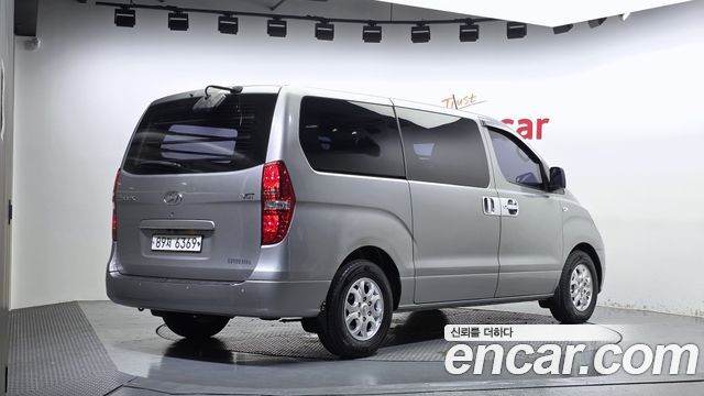 Hyundai Grand Starex 3-Seater VAN CVX Luxury 2016 — фото 2