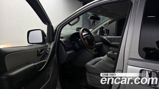 Hyundai Grand Starex 3-Seater VAN CVX Luxury 2016 — фото 10
