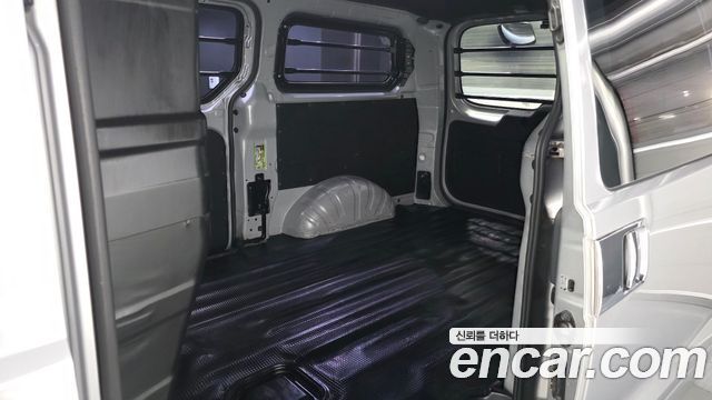 Hyundai Grand Starex 3-Seater VAN CVX Luxury 2016 — фото 12