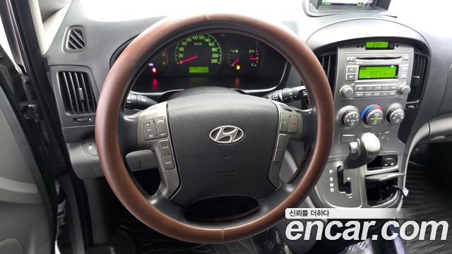 Hyundai Grand Starex 3-Seater VAN CVX Luxury 2016 — фото 13