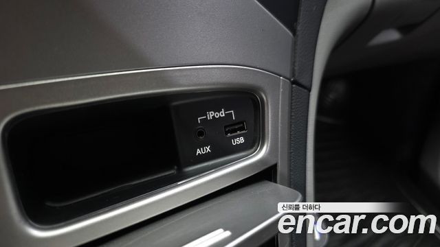 Hyundai Grand Starex 3-Seater VAN CVX Luxury 2016 — фото 16