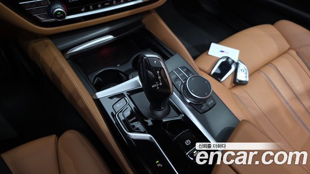 BMW 5 Series (G30) 520i M Sport 2023 — фото 9