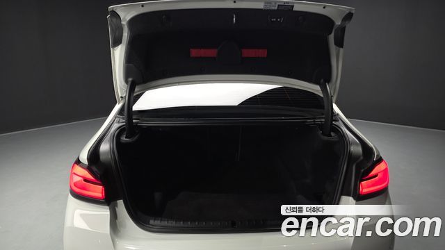 BMW 5 Series (G30) 520i M Sport 2023 — фото 20