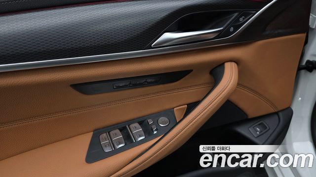 BMW 5 Series (G30) 520i M Sport 2023 — фото 33