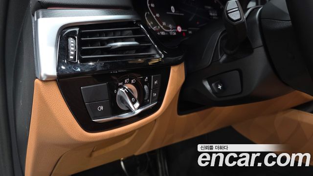 BMW 5 Series (G30) 520i M Sport 2023 — фото 35