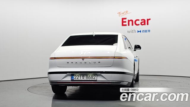 Hyundai Grandeur (GN7) 2,5 Gasoline 2WD Exclusive 2024 — фото 4