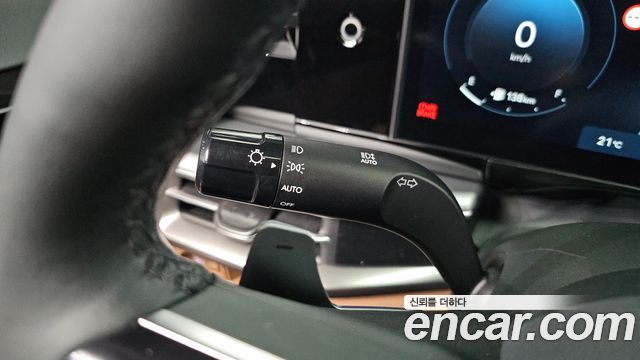 Hyundai Grandeur (GN7) 2,5 Gasoline 2WD Exclusive 2024 — фото 19
