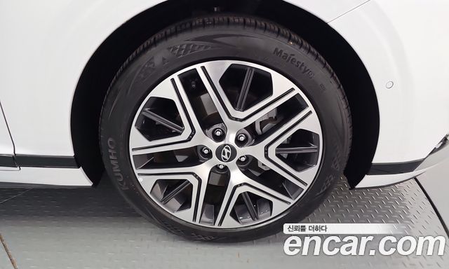 Hyundai Grandeur (GN7) 2,5 Gasoline 2WD Exclusive 2024 — фото 21