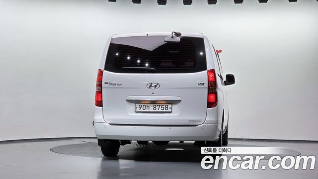Hyundai Grand Starex 3-Seater VAN CVX Luxury 2016 — фото 4