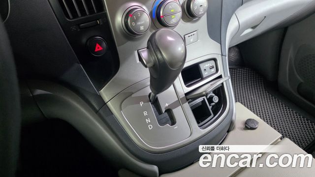 Hyundai Grand Starex 3-Seater VAN CVX Luxury 2016 — фото 9