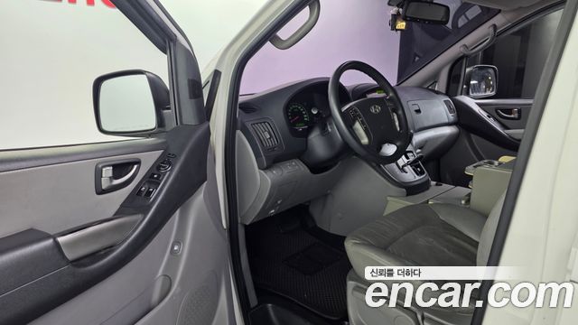 Hyundai Grand Starex 3-Seater VAN CVX Luxury 2016 — фото 10