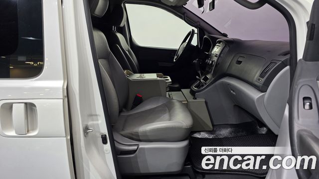 Hyundai Grand Starex 3-Seater VAN CVX Luxury 2016 — фото 12