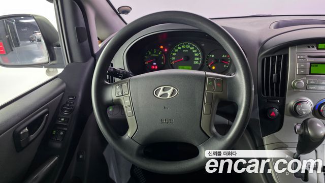 Hyundai Grand Starex 3-Seater VAN CVX Luxury 2016 — фото 13