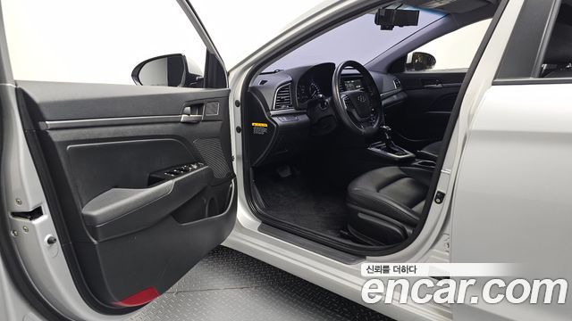 Hyundai Avante (AD) 1.6 GDI Smart 2016 — фото 10