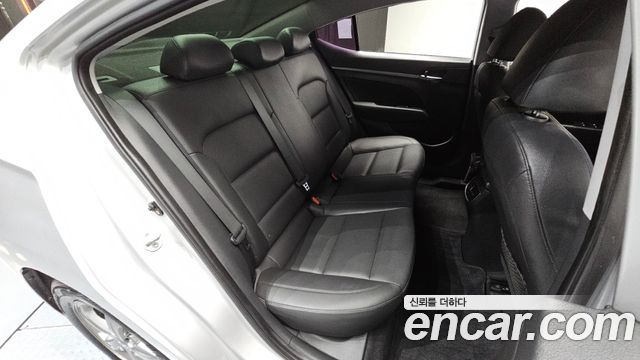 Hyundai Avante (AD) 1.6 GDI Smart 2016 — фото 11