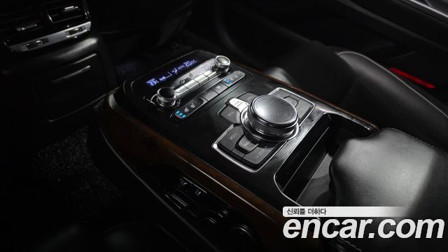 Genesis EQ900 3.8 GDI AWD Prestige 2016 — фото 18