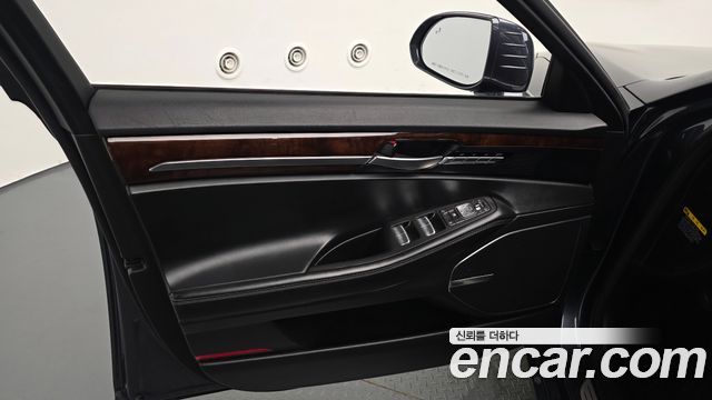 Genesis EQ900 3.8 GDI AWD Prestige 2016 — фото 24